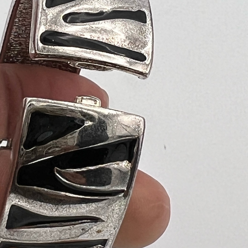 Silver And Black Zebra-Pattern Cuff Bracelet - image 5